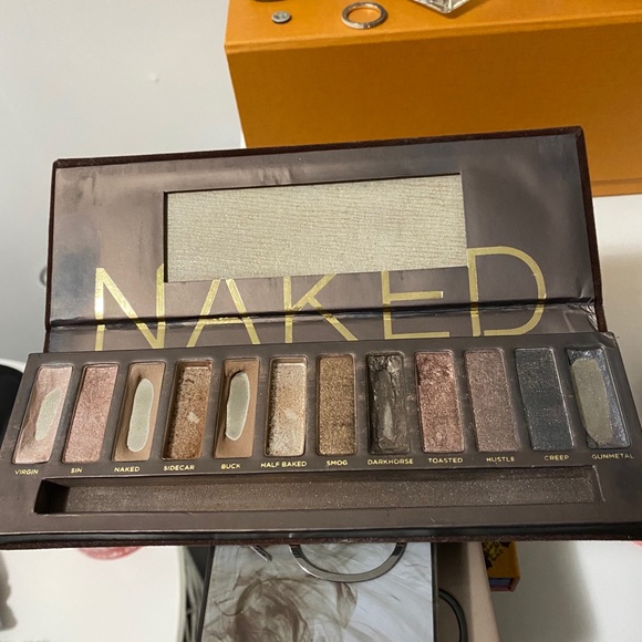 Eyeshadow palettes - Picture 4 of 5